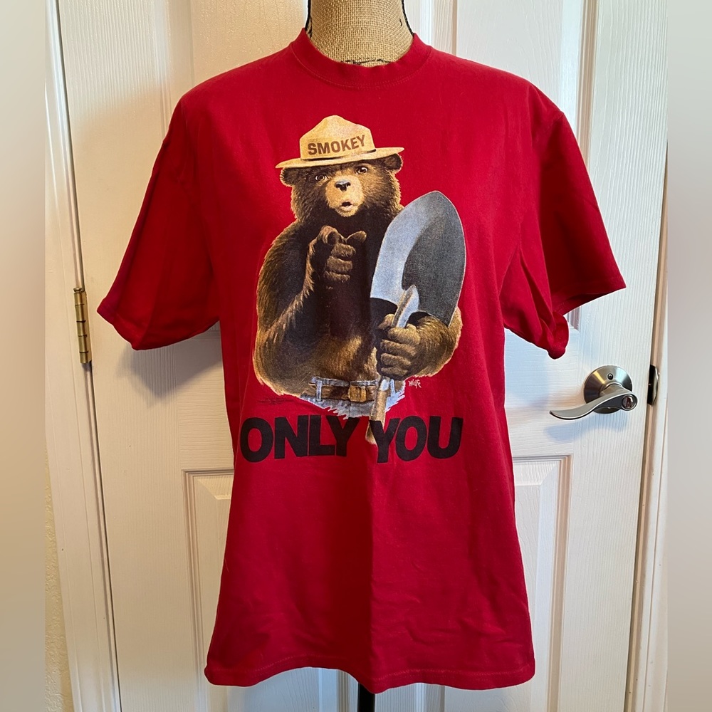 Smokey the Bear “Only You” red adults L graphic cotton crew t-shirt like new